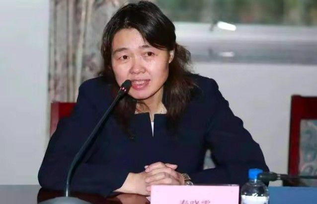 影片以香港一位女性在维多利亚一号大厦里屠杀业主为题材，尽显杀戮之疯狂。